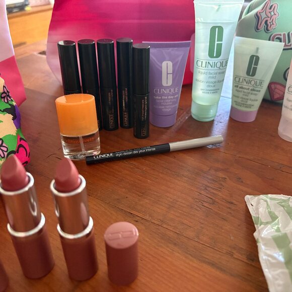 CLINIQUE MAKEUP SKINCARE, COSMETIC BAGS: 17 PIECES! X KATE SPADE, X DONALD NWT - Picture 3 of 5